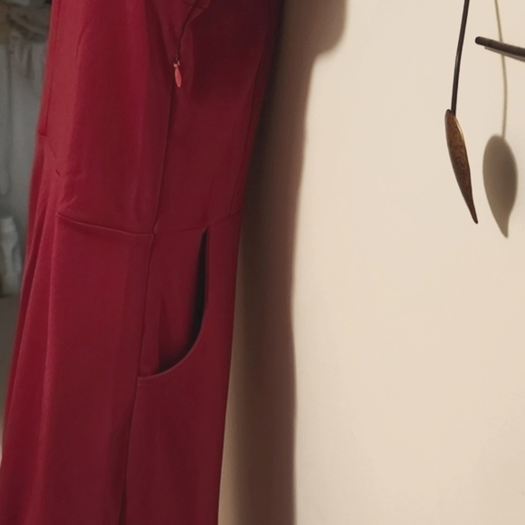 Classic Deep Red Dress - Picture 4 of 5